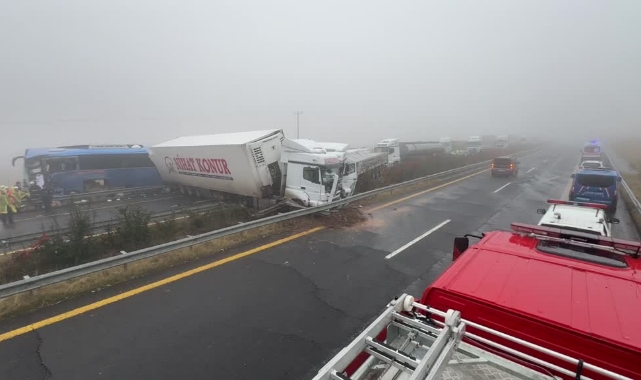 Zincirleme Trafik Kazası:1 Ölü,15 Yaralı