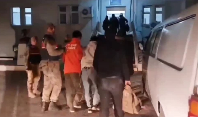 24 Düzensiz Göçmen Yakalandı