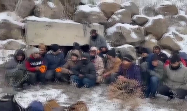 24 Düzensiz Göçmen Yakalandı