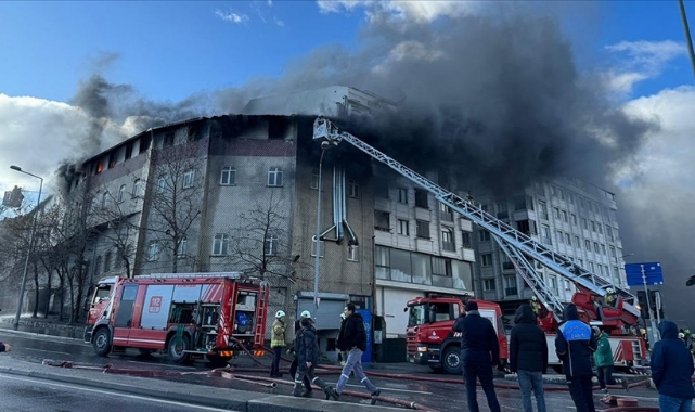 Ayakkabı İmalathanesinde Korkutan Yangın