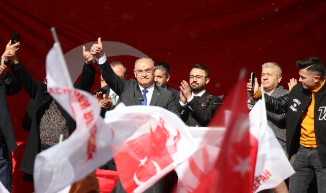 Çay’dan Miting Gibi İlçe Başkanlığı Açılışı