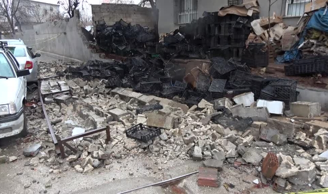 İki Kardeş İstinat Duvarının Altında Kaldı