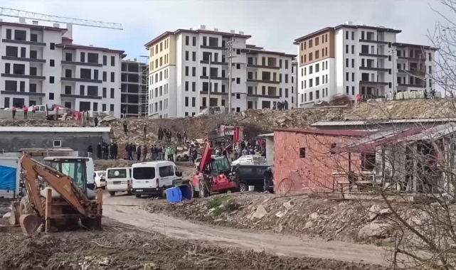 İnşaat Şantiyesinde Yangın:1 Ölü