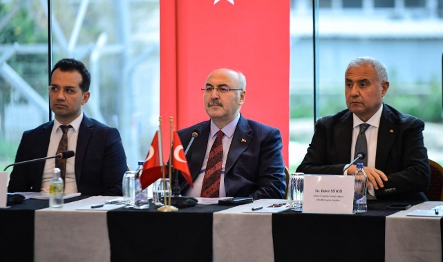‘İşsizlik Ülkelerin En Önemli Sorunu’