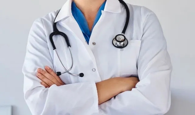 Sahte Doktor Yaka Kartı Kullanan Kadın Yakalandı