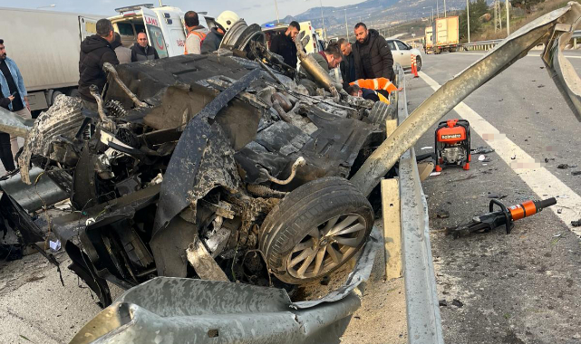 TAG Otoyolu'nda Korkunç Kaza:1 Ölü,3 Yaralı