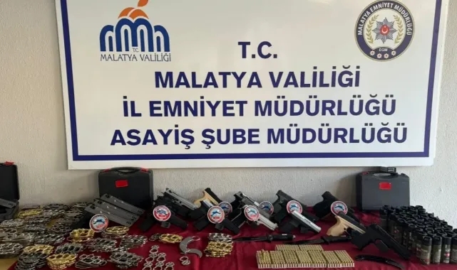 Takılar Arasında Ruhsatsız Silahlar!