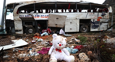 Yolcu Otobüsü Devrildi:9 Ölü,30 Yaralı