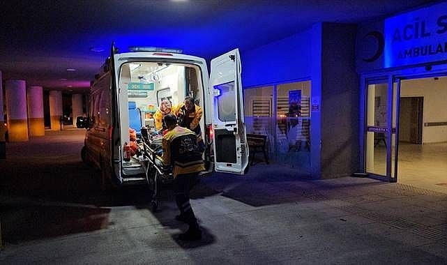 Yolun Karşısına Geçen Genç Kıza Minibüs Çarptı