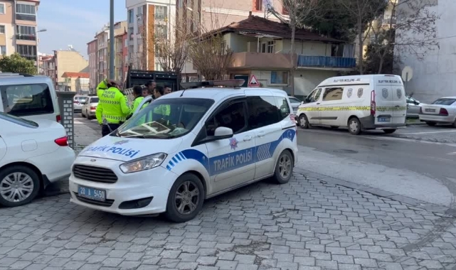 Yolun Karşısına Geçen Yaşlı Adama Kamyonet Çarptı