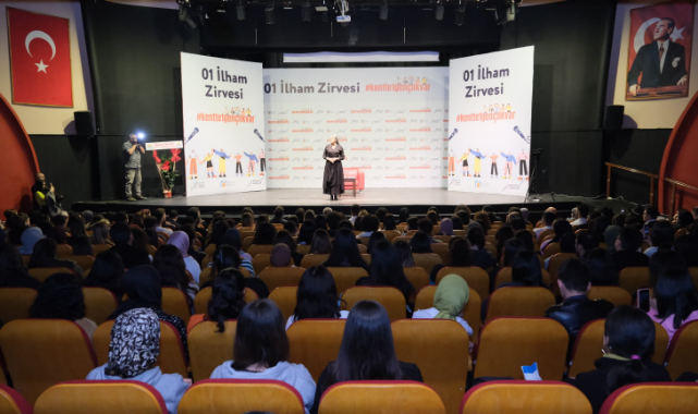 01 İlham Zirvesi, "Kentte 1 Gençlik Var" Sloganıyla Adana'da Gerçekleştirildi