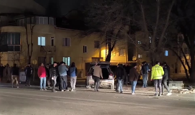 Aydınlatma Direğine Çarpan Otomobil Takla Attı