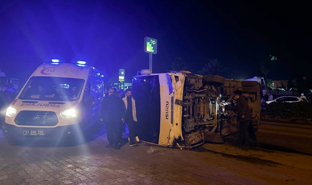 Çevik Kuvvet Polislerini Taşıyan Minibüs Devrildi