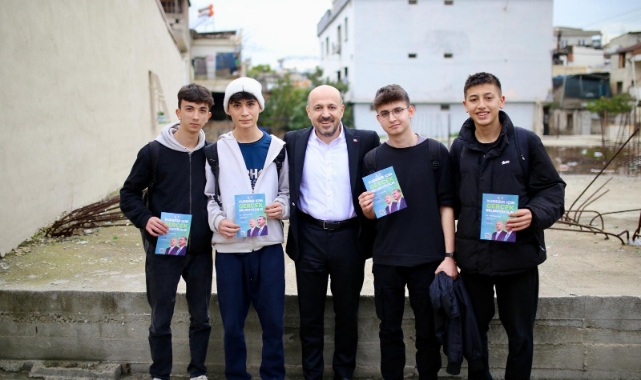 Dr. Halil Nacar, Yüreğir Sokaklarını Karış Karış Geziyor