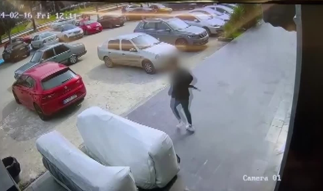 Eski Eşini Pompalı Tüfekle Vurdu!