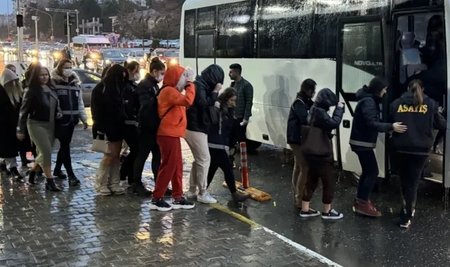 Fuhuş Operasyonunda 37 Şüpheli Yakalandı