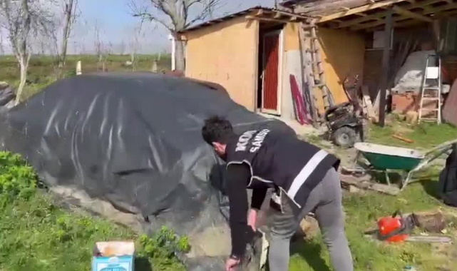 Gümrük Kaçağı İki Otomobil Bulundu