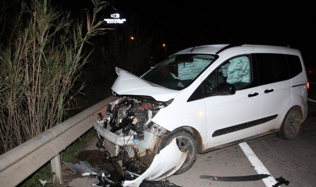 İki Otomobil Çarpıştı:3 Yaralı