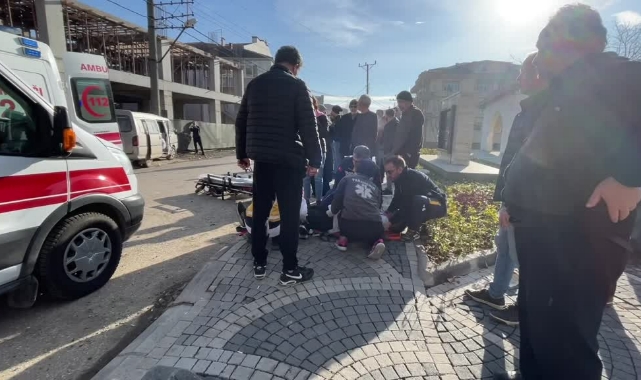 Kavşakta Feci Kaza:3 Yaralı