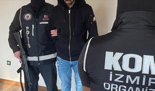 Kırmızı Bültenle Aranan Şüpheli İzmir'de Yakalandı