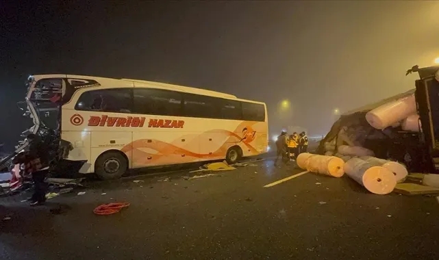 Kuzey Marmara Otoyolu'nda Feci Kaza:19 Yaralı