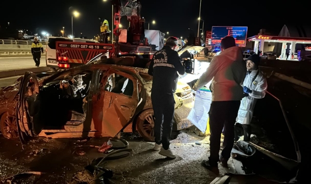 Otomobil Şarampole Devrildi, 1 Polis Memuru Öldü