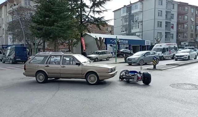 Otomobille Çarpışan Motosiklet Sürücüsü Yaralandı
