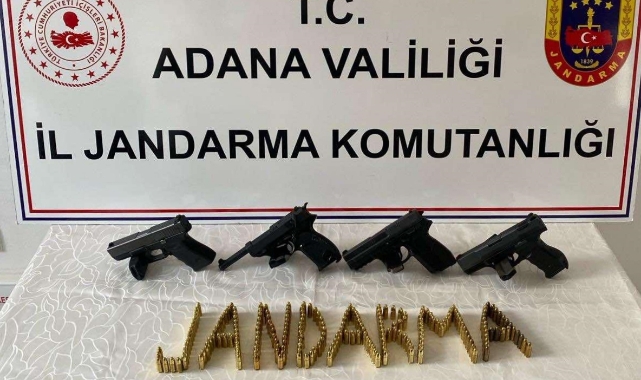 Ruhsatsız Silahlarla Birlikte Yakalandı