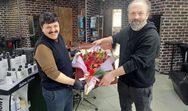 Sevgililer Gününde Eşine "Izgara Buketi" Gönderdi