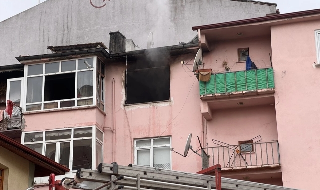 4 Katlı Binada Korkutan Yangın