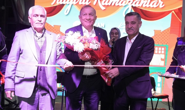 Barbaros Kapalı Semt Pazarı’na Coşkulu Açılış