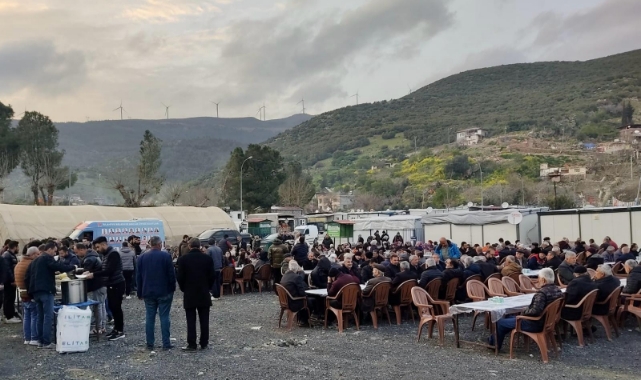 Ceyhan Belediyesi, Konteynerkentte Ramazan Sofrası Kurdu