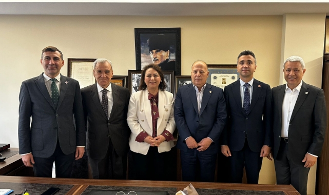 Çolak'tan Çağrı:“CHP’li Adaylara Dört Elle Sarılalım”