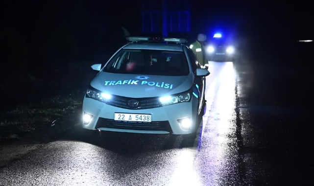 Dur İhtarına Uymayan Araçtan 6 Düzensiz Göçmen Çıktı