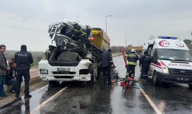 Hafriyat Kamyonları Çarpıştı:1 Ölü
