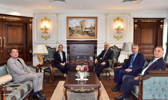 'Hizmet Yolunda Azimle Çalışacağız'