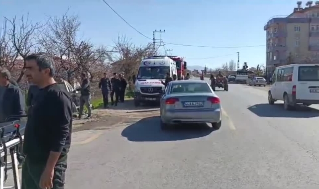 Kamyonetler Çarpıştı:3 Yaralı