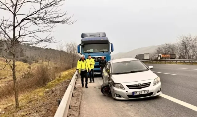 Otomobil Tankere Çarptı:3 Yaralı