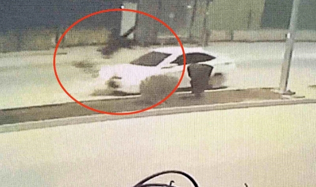 Otomobilin Çarptığı Babaanne ve Torunu Yaralandı