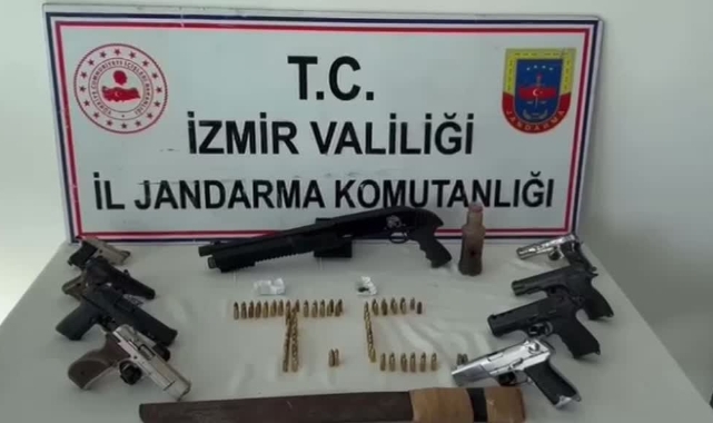 Ruhsatsız Silahlar Ele Geçirildi, 3 Gözaltı