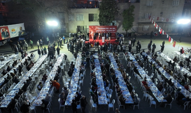 Şakirpaşalılar Büyükşehir Sofrasında İftar Yemeğinde Buluştu