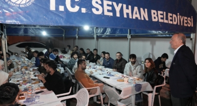 Seyhan’dan Üniversite Öğrencilerine İftar Yemeği