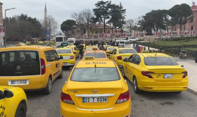 Taksiciler Birbirine Girdi:1 Yaralı