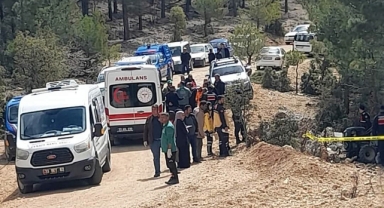 Tarım Aracı Şarampole Devrildi:1 Ölü