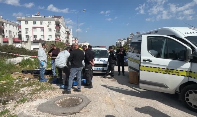 Yol Kenarında Kadın Cesedi Bulundu