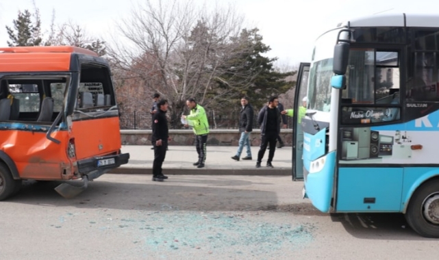 Zincirleme Trafik Kazası:14 Yaralı