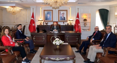 Adana “Birbirimize Candan Bağlıyız” Sloganıyla Kan Bağışlıyor