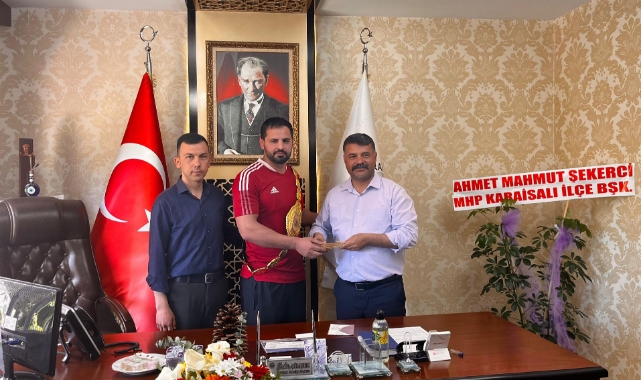 Altın Kemer Şampiyon Güreşçiye Teslim Edildi