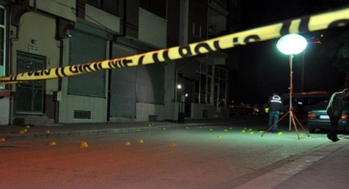 Eski Eşini Silahla Vurup İntihar Etti!