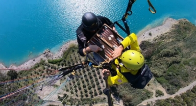 Gökyüzünde Tavla Oynadılar